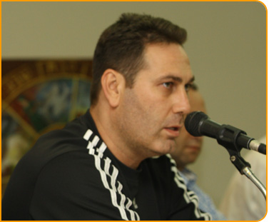 ''רוצים לפתוח ברגל ימין''