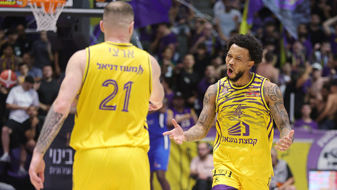 הסגולים ניצחו בבית והתקרבו לחצי הגמר