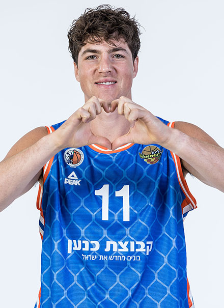 אדם אריאל