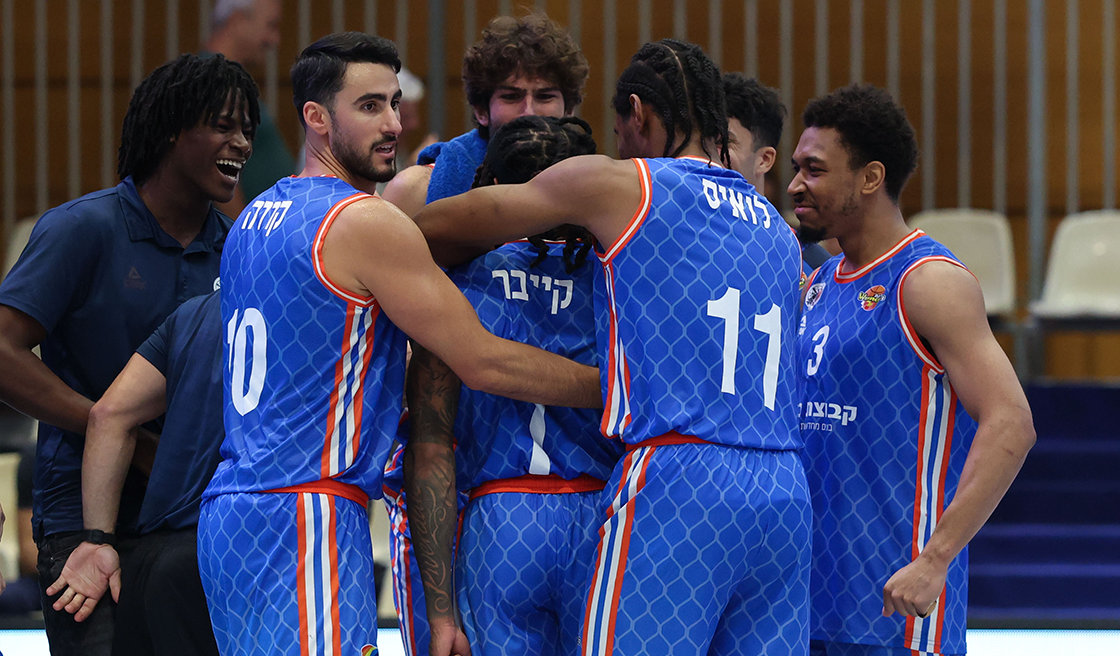סל ניצחון לקייבר, ר"ג ניצחה בבית